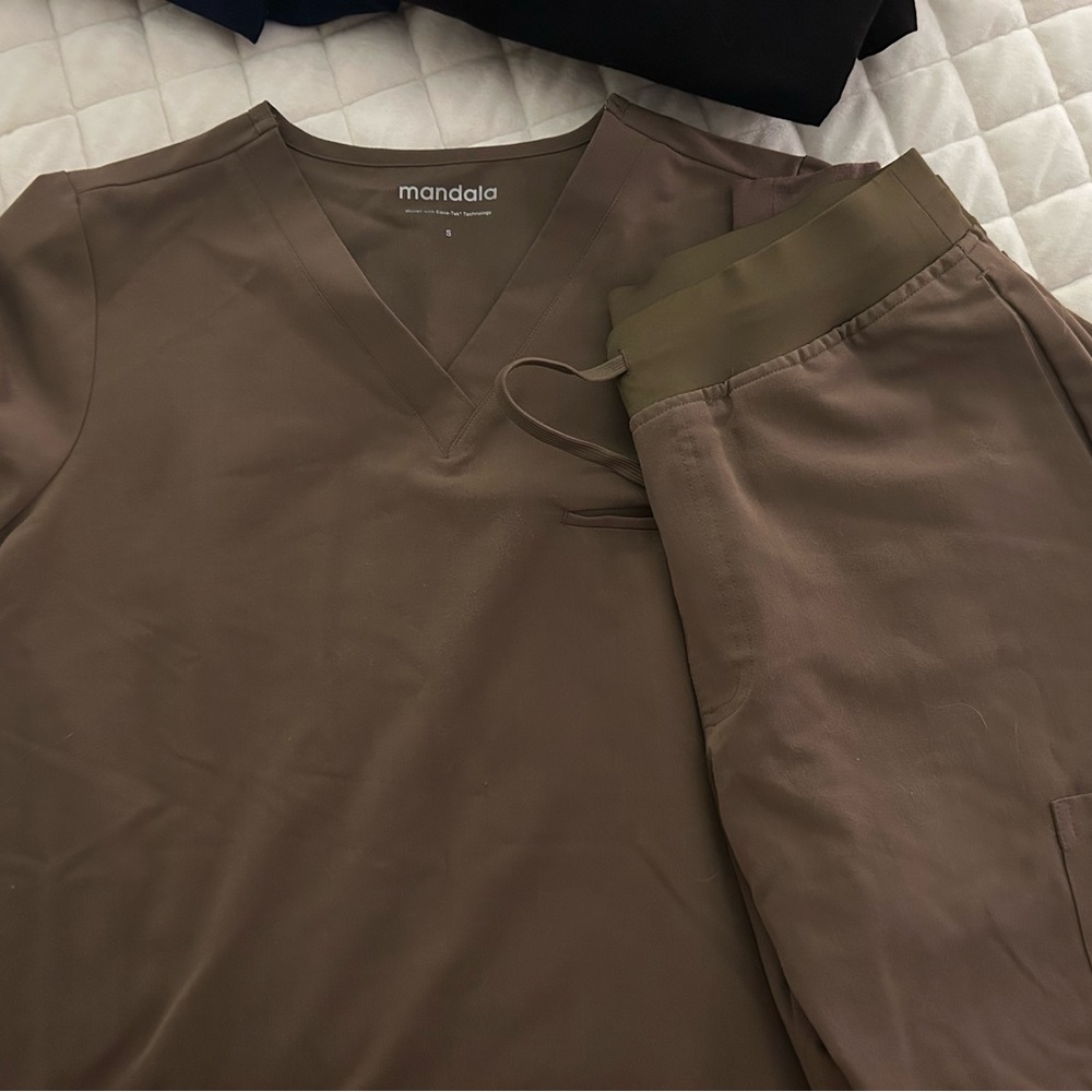 Mandala V-Neck Short Sleeve Top - Taupe